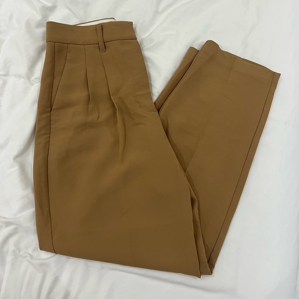 Aritzia Effortless Pant
